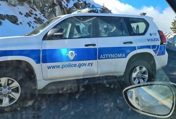 Ограниченная видимость из-за тумана на дорогах в Троодос