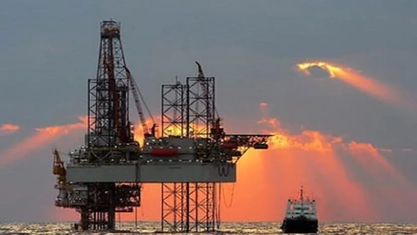 Ucrania: Ataques a plataformas de perforación de Lukoil en el Mar Caspio