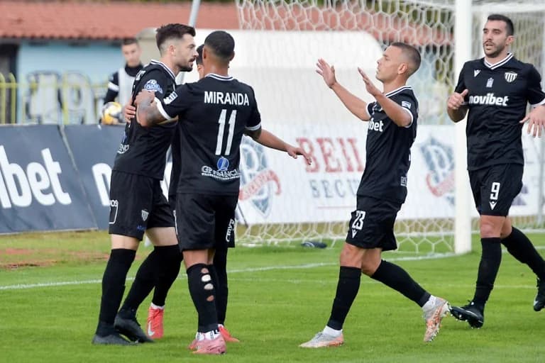 קלאמטה - פניוניוס 2-0: ניצחון ל'סערה השחורה' בדרבי של הסופר ליג 2