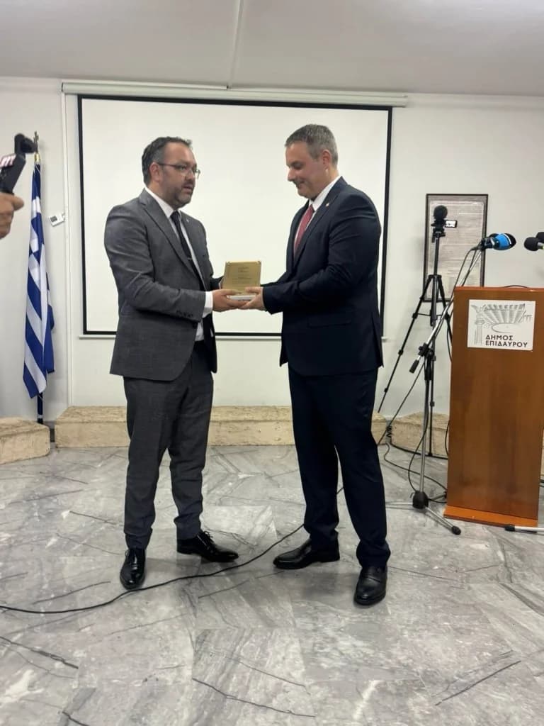 Ο Δήμος Ι.Π. Μεσολογγίου τιμήθηκε στην Επίδαυρο για την Α' Εθνοσυνέλευση