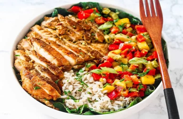Refreshing Chicken and Mango Salsa Bowl for the Office