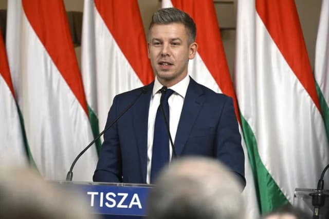 Опросы в Венгрии: рейтинг Мадьяра - 51%, партия Орбана теряет позиции