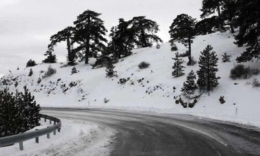 Glatte Straßen in Berggebieten – Kettenpflicht in Troodos