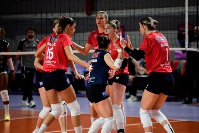 Ιστορική πρόκριση του Πανιωνίου στους 8 του Challenge Cup βόλεϊ γυναικών
