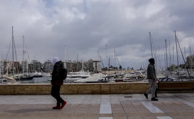 Cold Snap from Ukraine: 10°C Drop and Gale-Force Winds