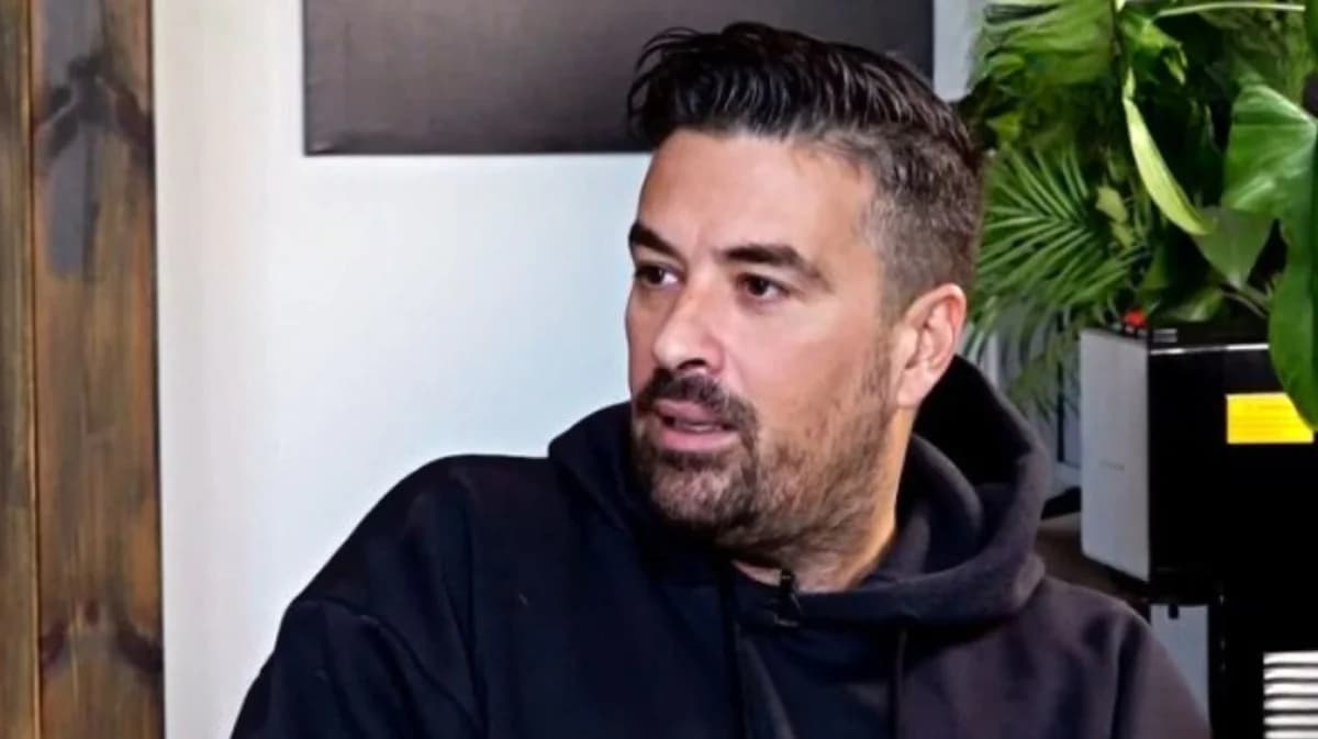 Giannis Aivazis: "Liebe ist ein Donnerschlag, sie kommt nicht, wenn man sie sucht"