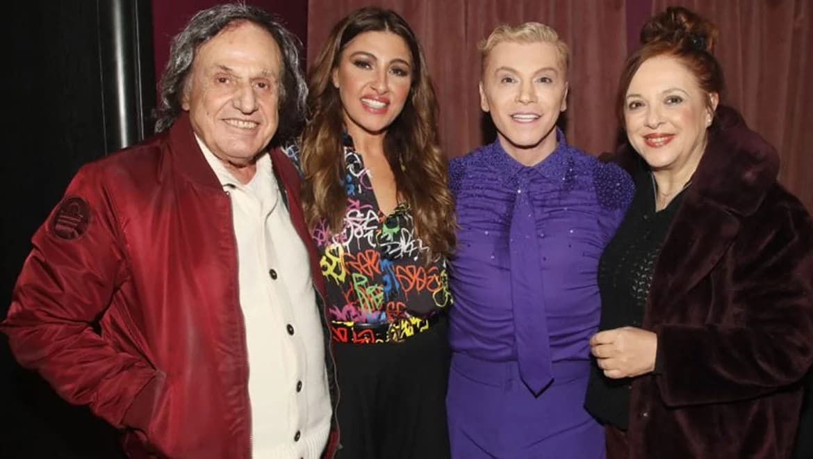 Ράντου και Παπακωνσταντίνου διασκέδασαν στην παράσταση Παπαρίζου-Ζαχαράτου