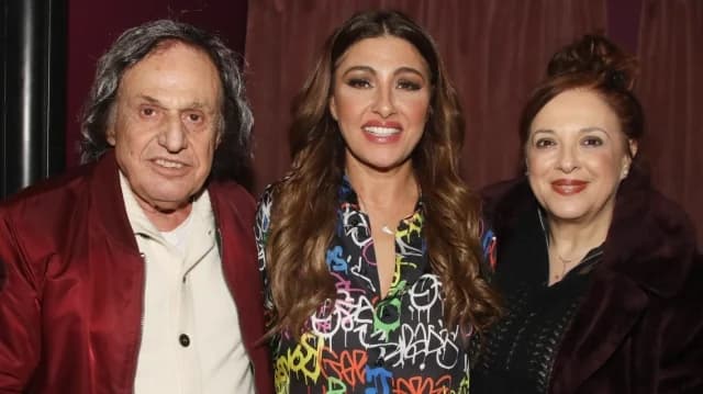 Randou y Papakonstantinou en el espectáculo de Paparizou y Zaharatos