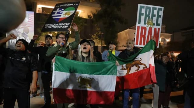 Protest vor der iranischen Botschaft in Psychiko – Video und Fotos