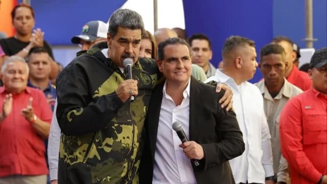 Βενεζουέλα: Απομακρύνθηκε ο υπουργός Βιομηχανίας Άλεξ Σάαμπ