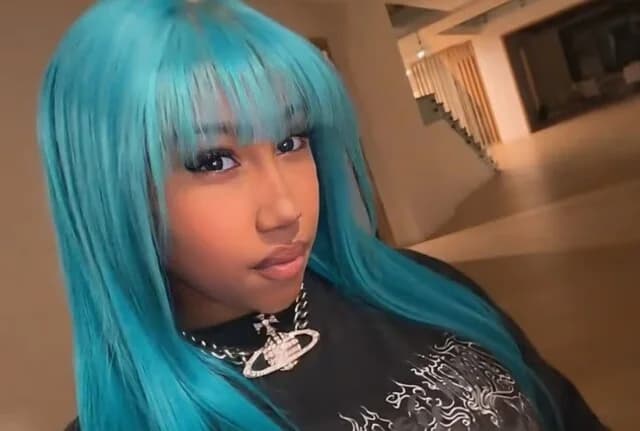 North West rappt über Piercings und Schulschwänzen