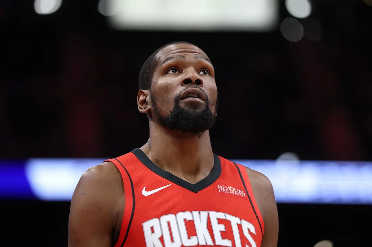 Kings Win Fourth Straight, Durant Scores 39 for Rockets