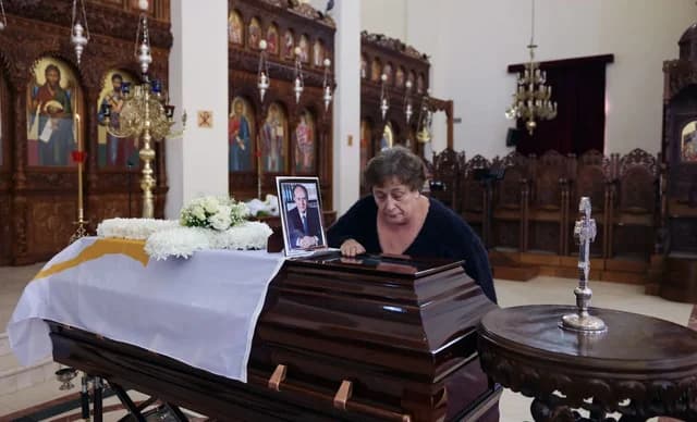 הלווייתו של ג'ורג' וסיליו נערכה עם כבוד של נשיא מכהן