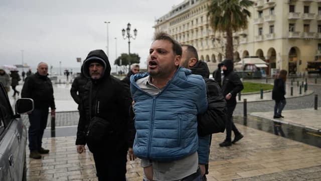 Salónica: Tensiones en la presentación del libro de Tsipras, 5 detenciones