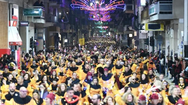 Πάτρα: Καρναβαλική ατμόσφαιρα και επίσημη έναρξη