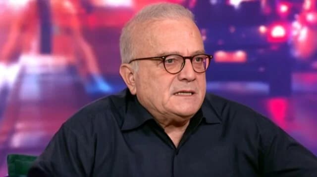 Aris Davarakis: 'Schwul zu sein bedeutete, dass ich hauptsächlich Jungen ansah'