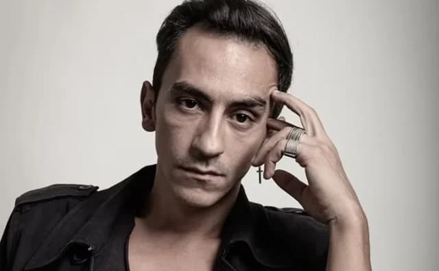 "Tsekme Familie" im Poli Theater unter der Regie von Tolis Papadimitriou