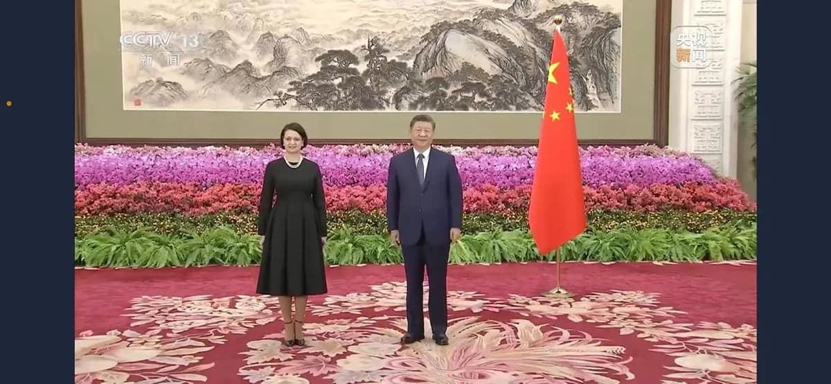 La Embajadora K. Sofianou Presenta Credenciales al Presidente Chino Xi Jinping