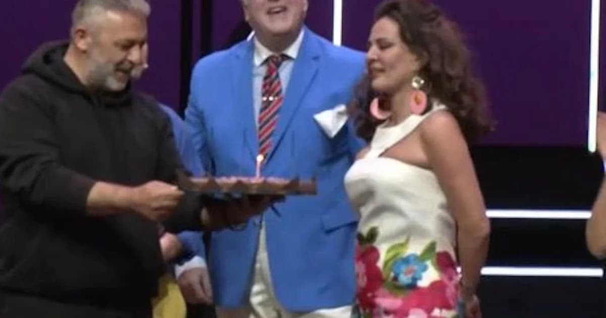 Geburtstagsüberraschung für Dimitra Matsouka im Theater