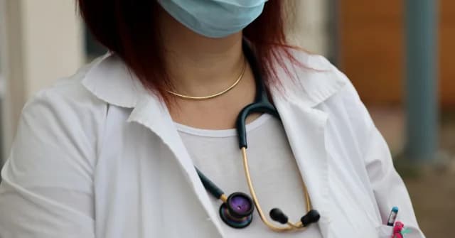 Gripe en médicos y enfermeras: ¿Con qué frecuencia y gravedad se presenta?