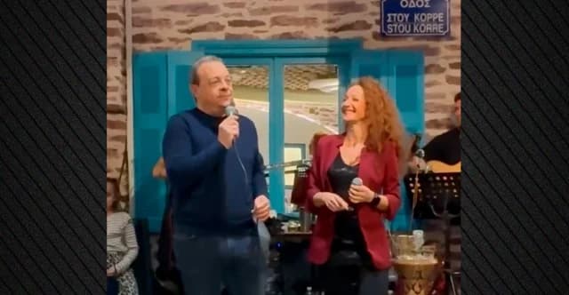 Sokratis Famellos singt 'Das Netz' bei SYRIZA-Veranstaltung