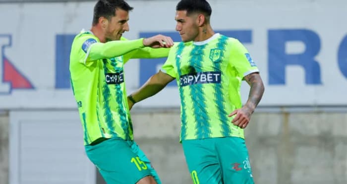 AEK Larnaka: Sieg über ENY trotz mittelmäßiger Leistung