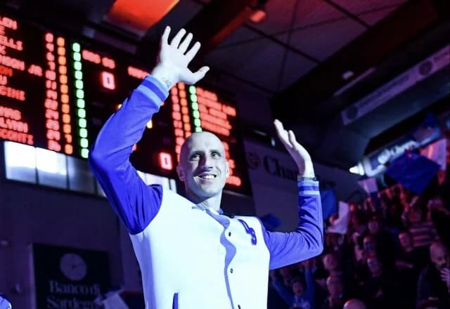 קבלת פנים חמה לחזרתו של פולונארה למגרש