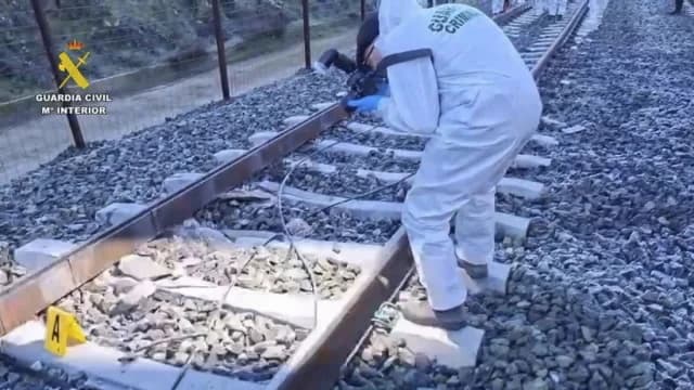 Σιδηροδρομικό δυστύχημα στην Ισπανία: Ρήγμα στις ράγες και 41 νεκροί