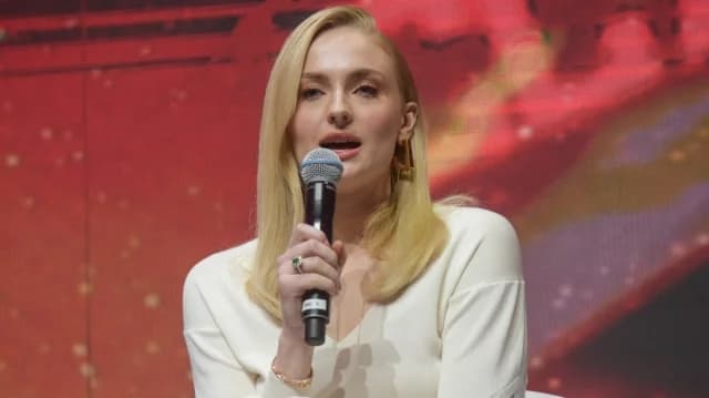 Sophie Turner über Mutterschaft mit 23 und berufliche Herausforderungen