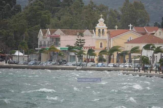 Ακυρώσεις δρομολογίων πλοίων σε Ζάκυνθο και Κεφαλονιά λόγω ισχυρών ανέμων