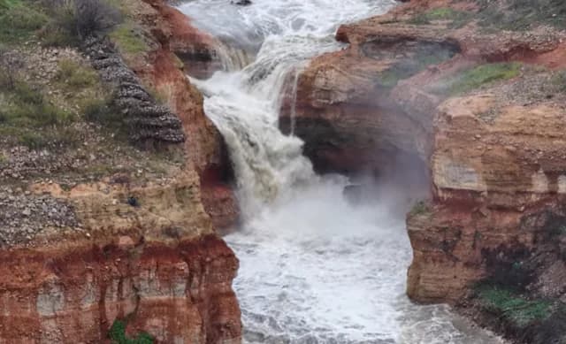 Lluvia y nieve llenan el lago Yliki: Impresionante video