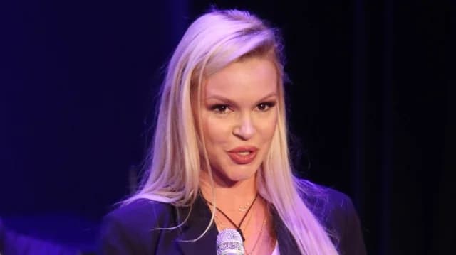 Vicky Kavoura: "I became a woman from a girl"