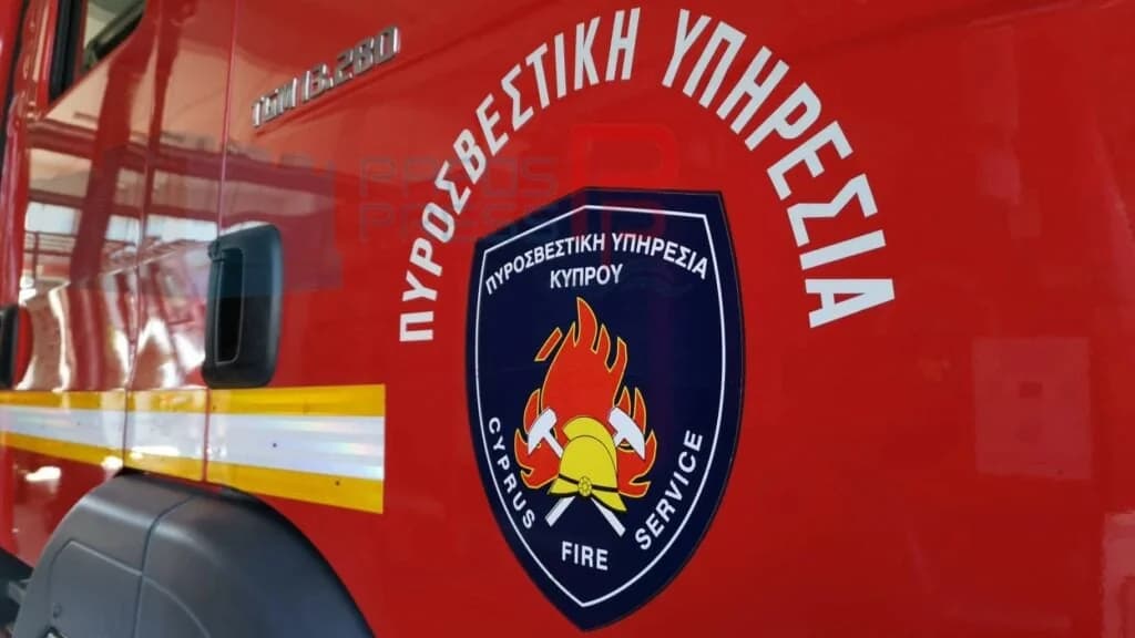 Brand in Metalllager in Emba - Dach eingestürzt