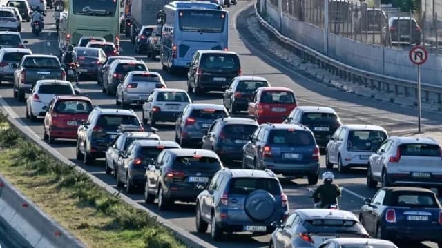כאוס תנועה באטיקה: עיכובים בקיפיסוס, אטיקי אודוס וכבישים ראשיים אחרים