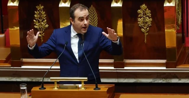 Γαλλική κυβέρνηση: Επιβίωσε από δύο προτάσεις μομφής για τον προϋπολογισμό