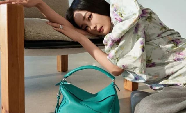 Loewe Puzzle Bag: Современный символ роскоши