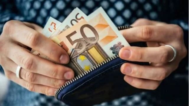 Minimum Wage Consultation for 2026: Targeting €950 by 2027