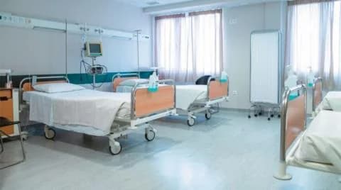 Gesundheitsminister erwartet Untersuchungsergebnisse zu 42-Jähriger mit Hirnblutung