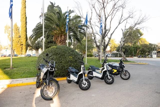 Ecoshift: קורקינטים חשמליים NOOS יווניים למשטרה ההלנית
