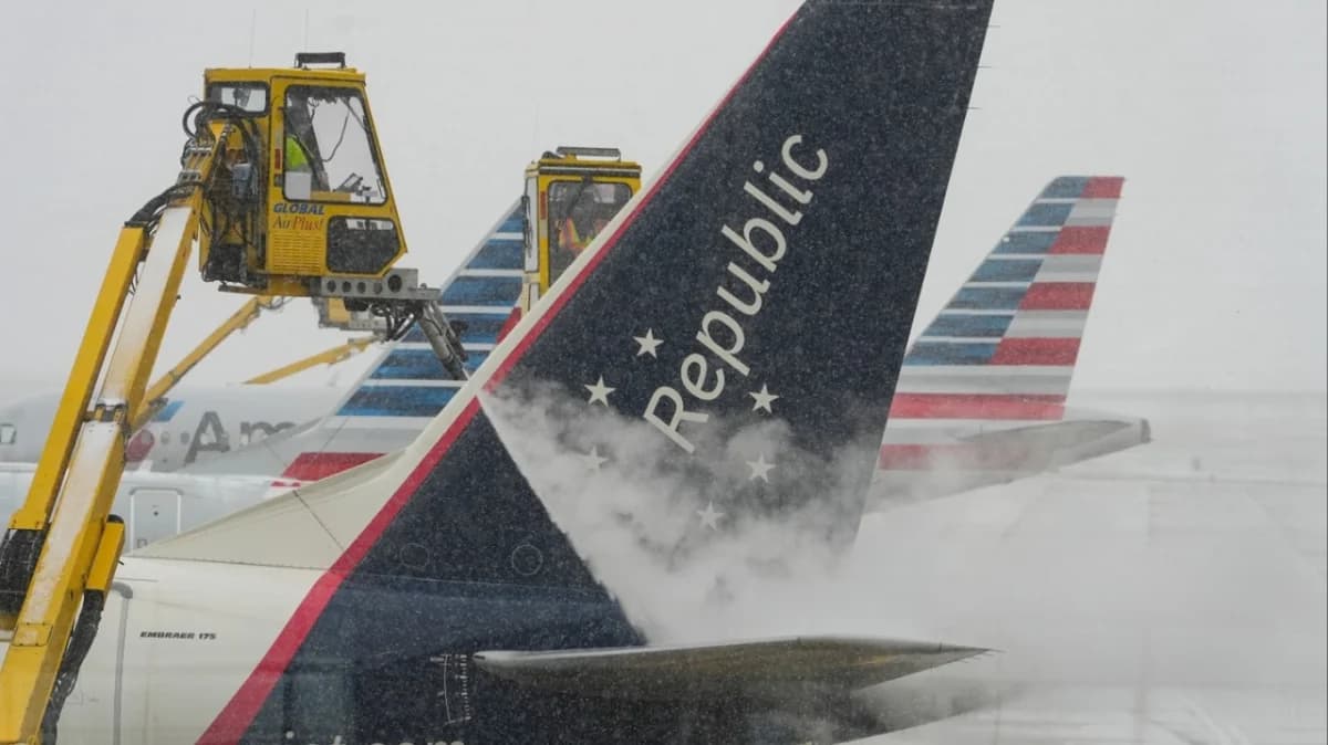 Severa tormenta invernal azota EE. UU.: Miles de vuelos cancelados