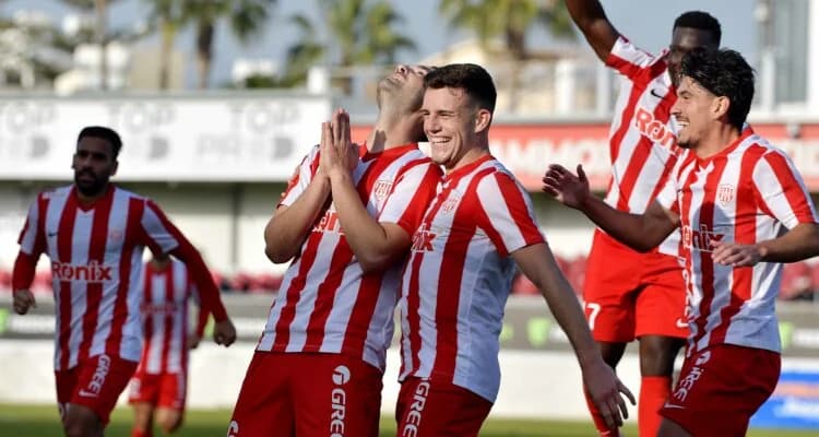 Zyprische Zweite Division: Nea Salamina gewinnt gegen PAEEK