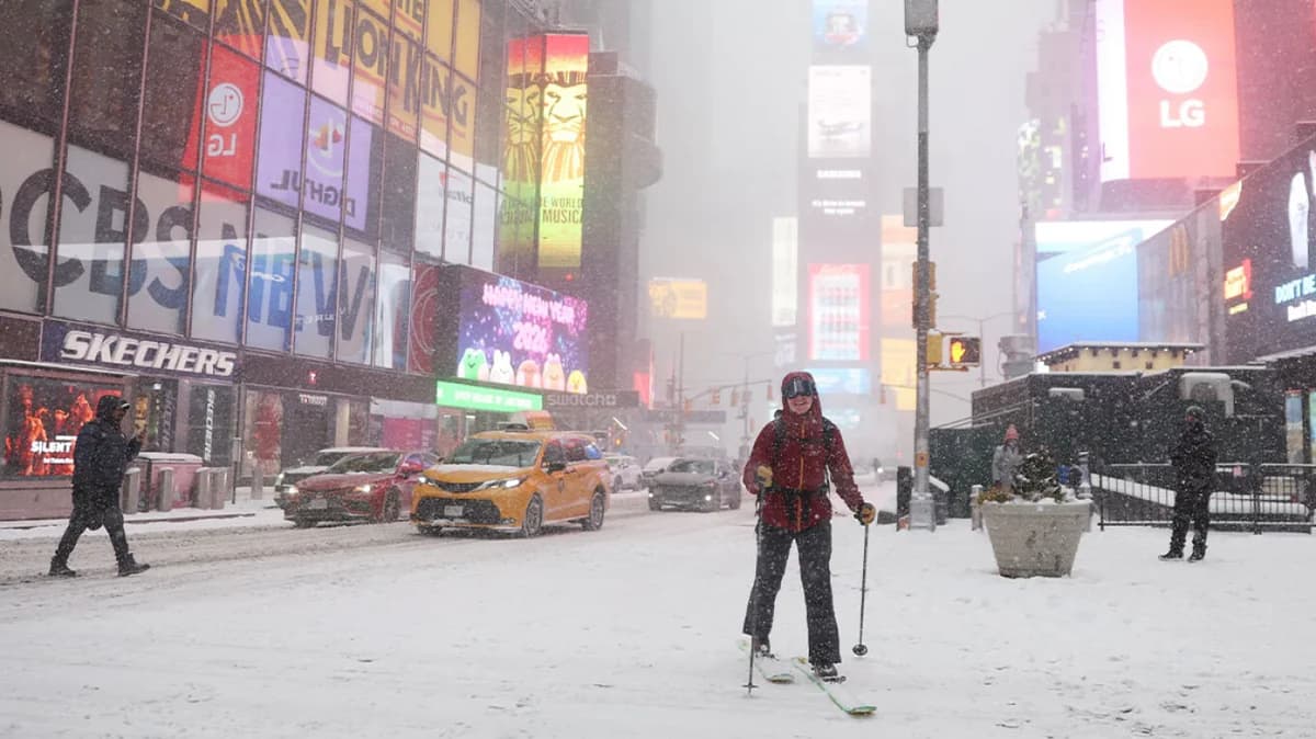 Tormenta Invernal Azota EE. UU.: Muertes, Cortes de Energía y Cancelaciones de Vuelos