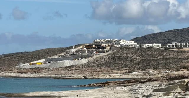 米洛斯岛白色海岸扩建引发争议