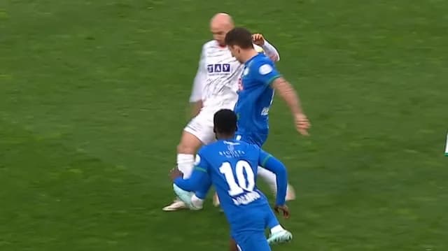 Kontroverse um Papanikolaous Rote Karte im Spiel Rizespor gegen Alanyaspor