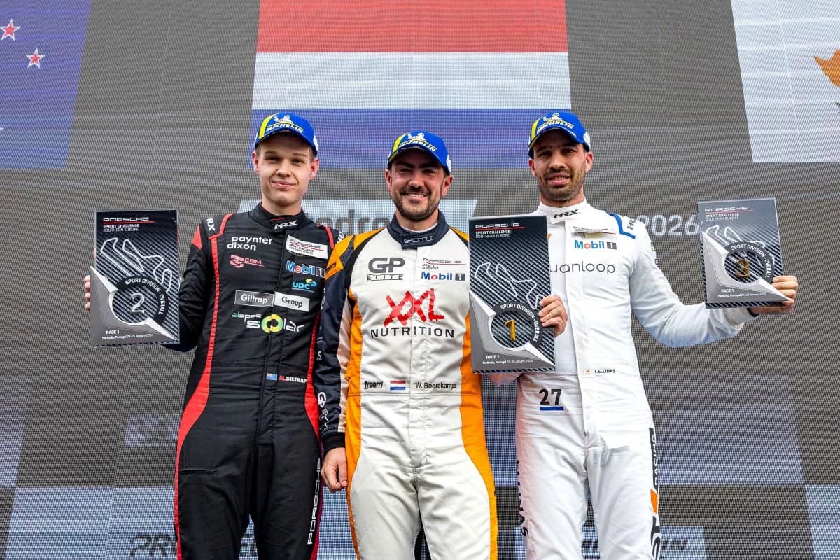 Eftychios Ellinas: Zypriotische Flagge auf dem Podium beim Porsche Sprint Challenge