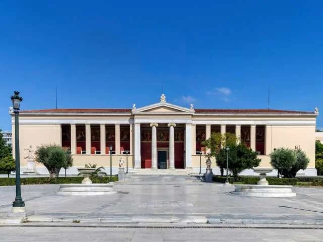 אוניברסיטת אתונה: האוניברסיטה המובילה ביוון ובקפריסין, עולה בדירוג העולמי