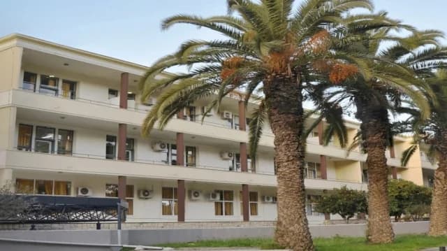 דרמה משפחתית בכרתים: 8 ילדים בבית חולים לאחר טענות להתעללות