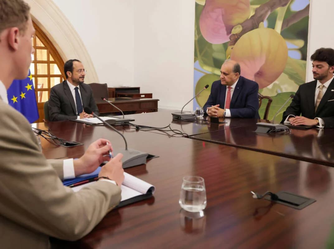 President Meets with Real Estate Development Association to Discuss Housing Plans