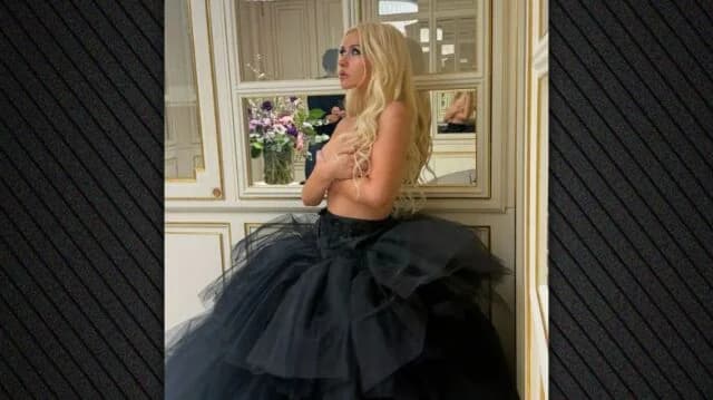 Christina Aguilera Posts Topless Photos on Instagram from Paris