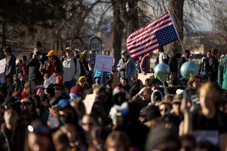 Trump ordnet an, dass ICE und CBP sich von Protesten fernhalten